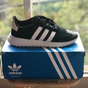 Women’s Adidas Originals Black & White Flashbacks